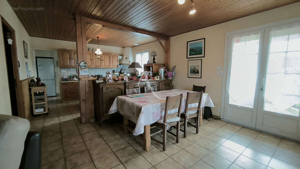 Maison à LANDEVIEILLE