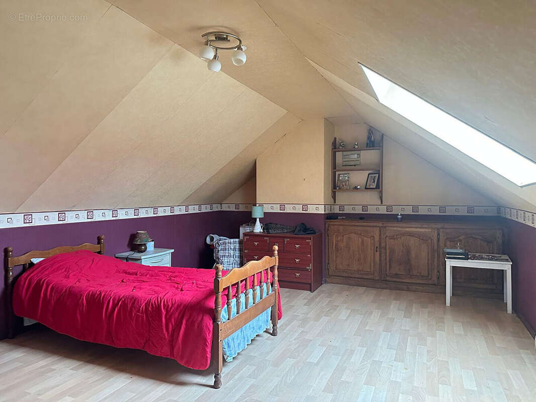 Maison à JUZIERS