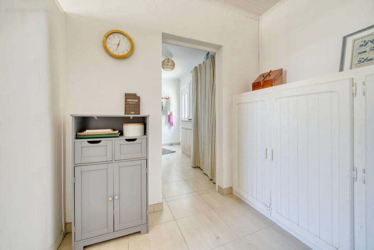 Maison de 6 pièces de 176 m² à Bussac-sur-Charente - photo 7