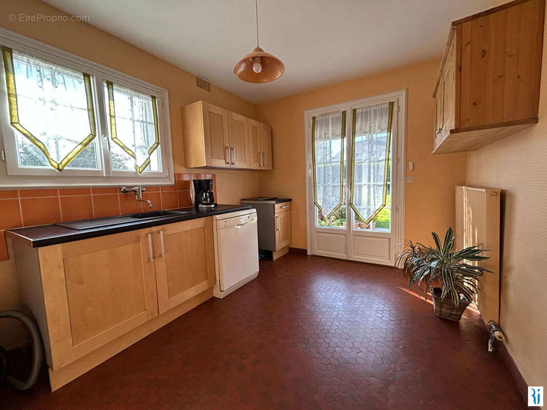 Maison à SAINT-PIERRE-DE-VARENGEVILLE