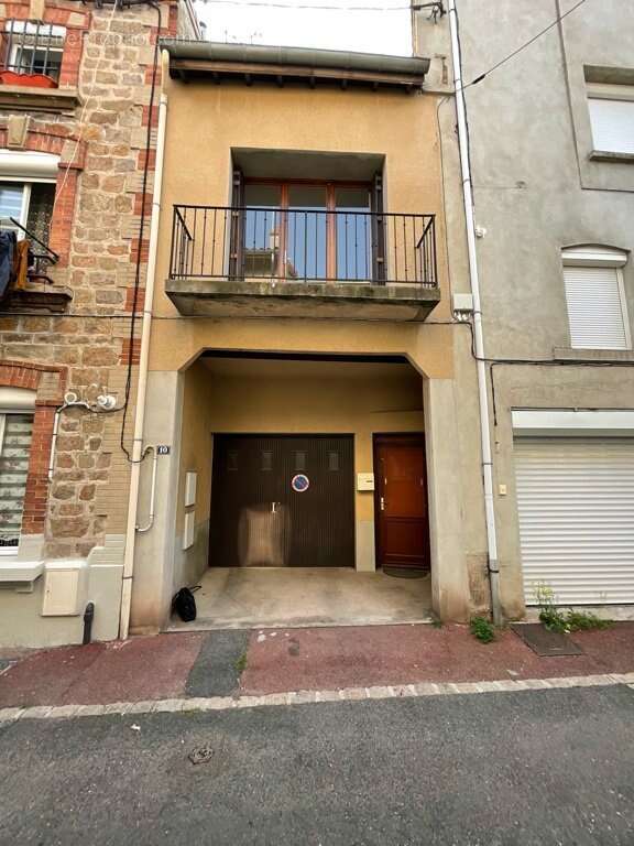 Appartement à SAINT-JUST-SAINT-RAMBERT