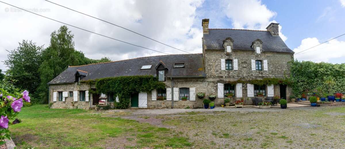 Propriété de caractère en Bretagne avec grand gîte, piscine et 1,6 hectare  résidence principale et potentiel de revenus près d - photo 29
