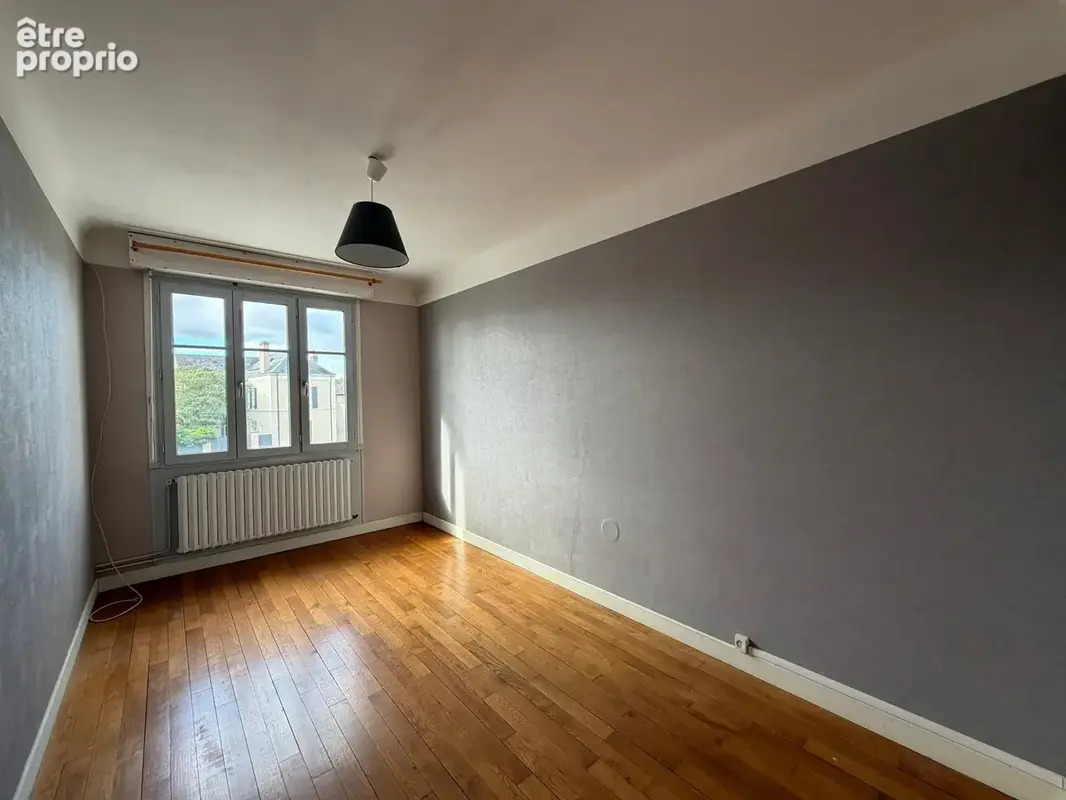 Maison 4 pièces 110 m² à vendre à Issoudun (36100) - photo 2