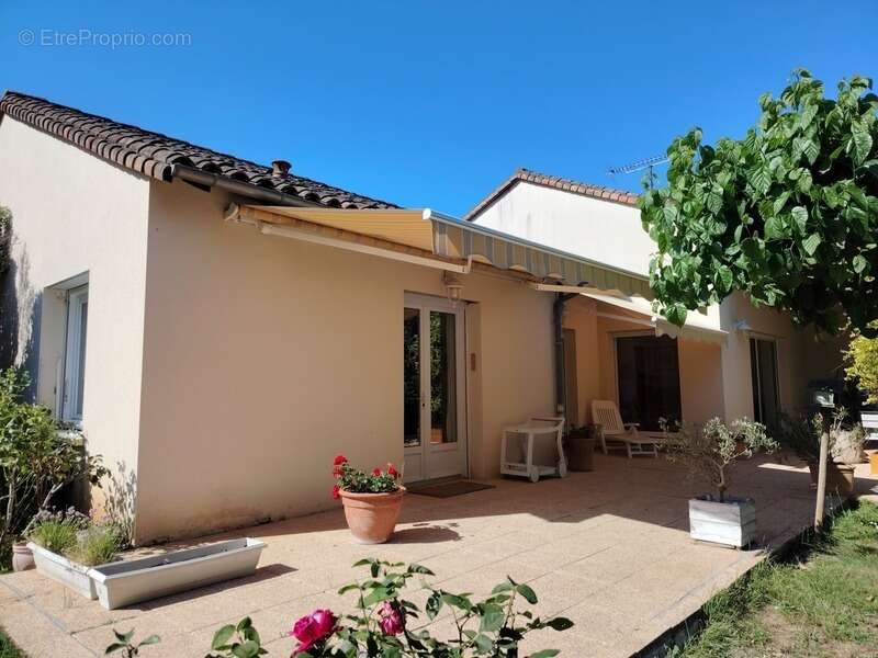A vendre, Villa d'architecte dans un havre de paix situé à Migné Auxances - photo 2