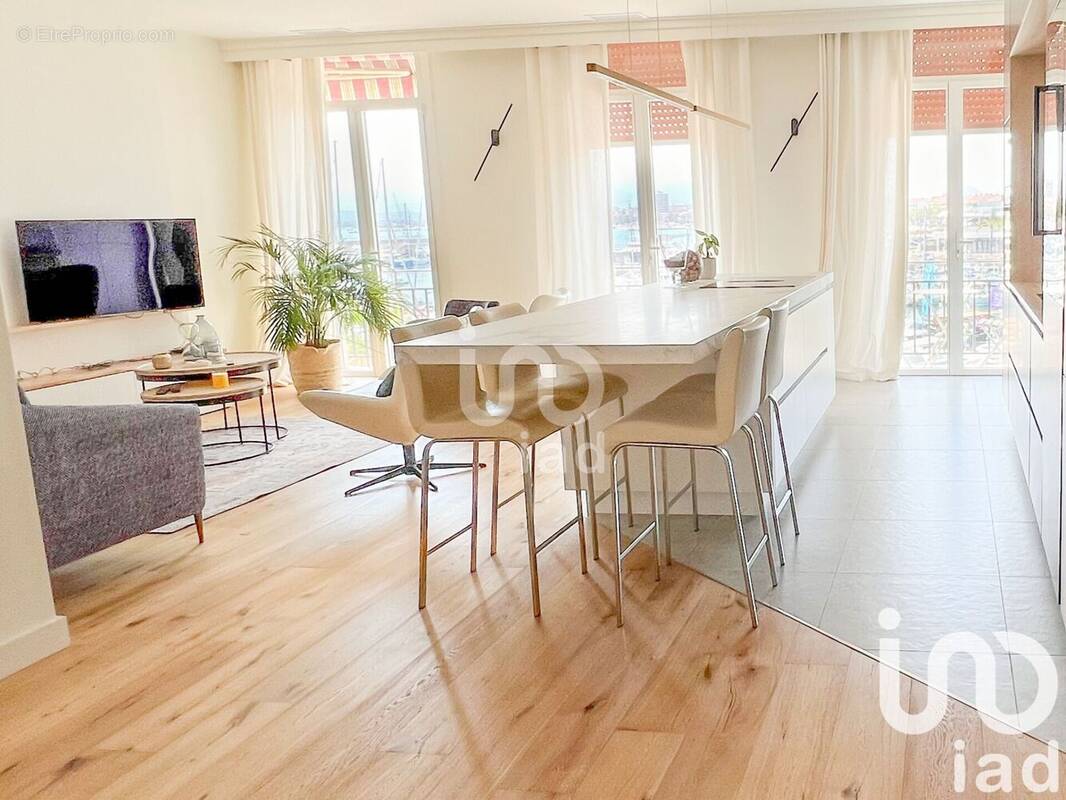 Photo 1 - Appartement à SAINT-RAPHAEL