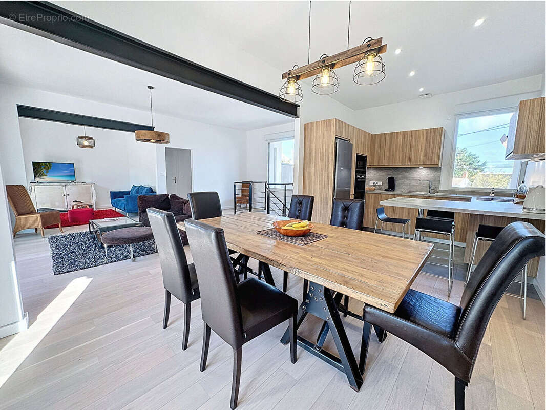 Maison contemporaine - Entièrement rénovée - 130,83m²  - 5 chambres - photo 7
