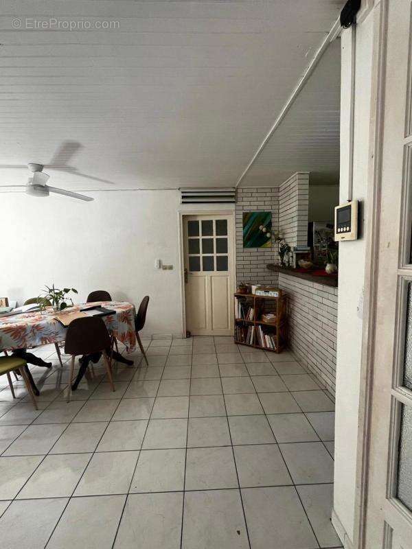 Maison T8 - 2 T4 indépendants - Le Lamentin (97232) - photo 5