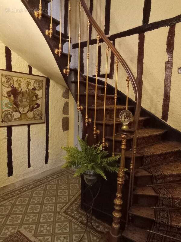Niche en hauteur magnifique chateau sur 7700 m2 avec sa source - photo 25