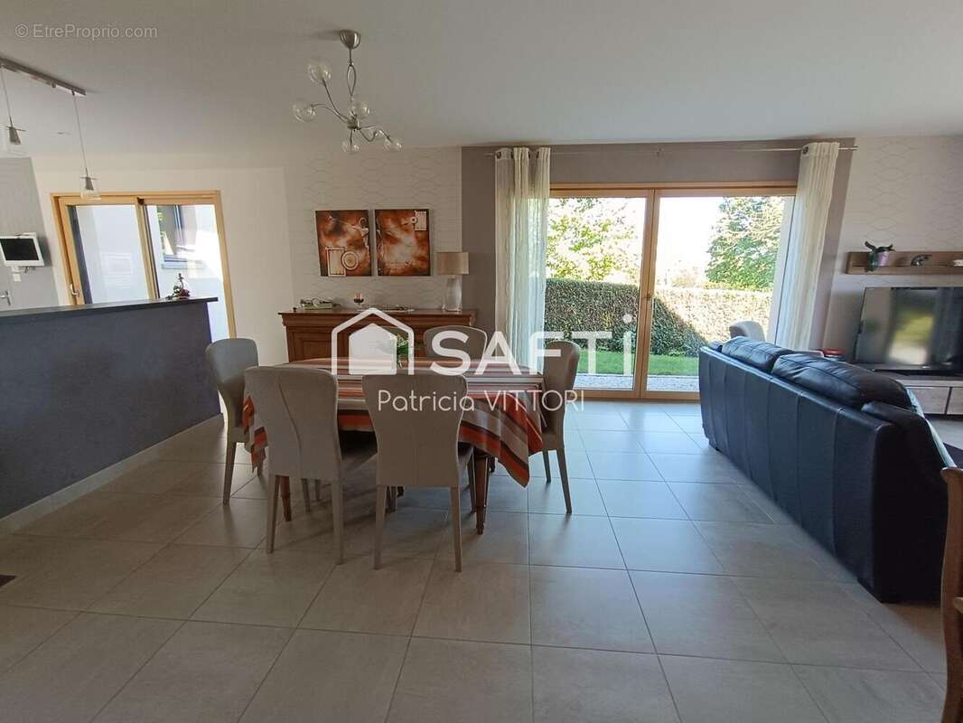 Maison 100 m² à Saint-Hilaire-Du-Maine  - photo 7