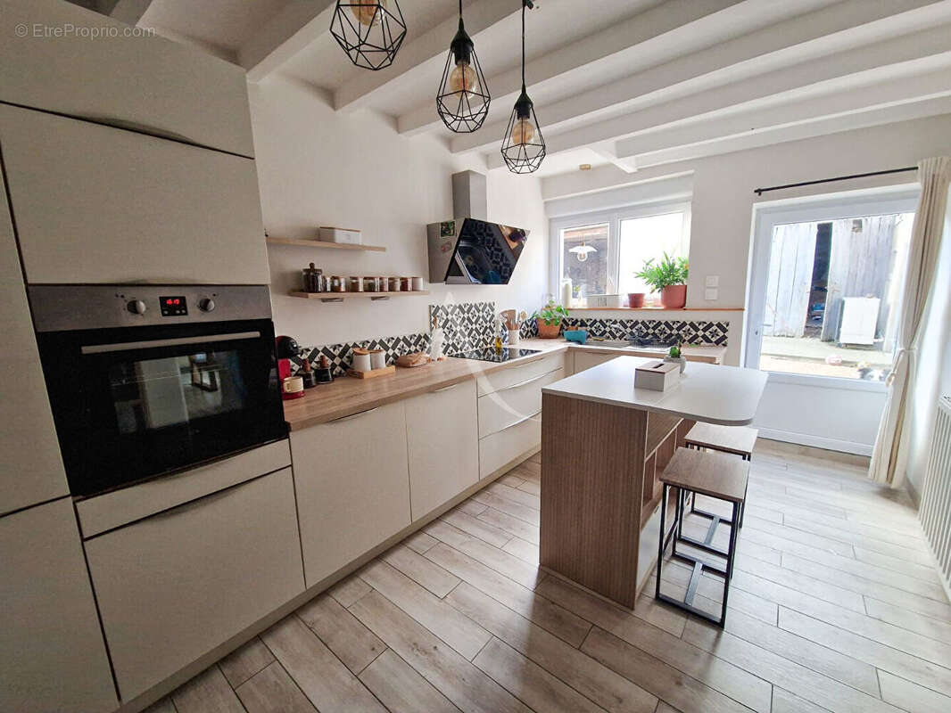 Maison à MONTREUIL-BELLAY