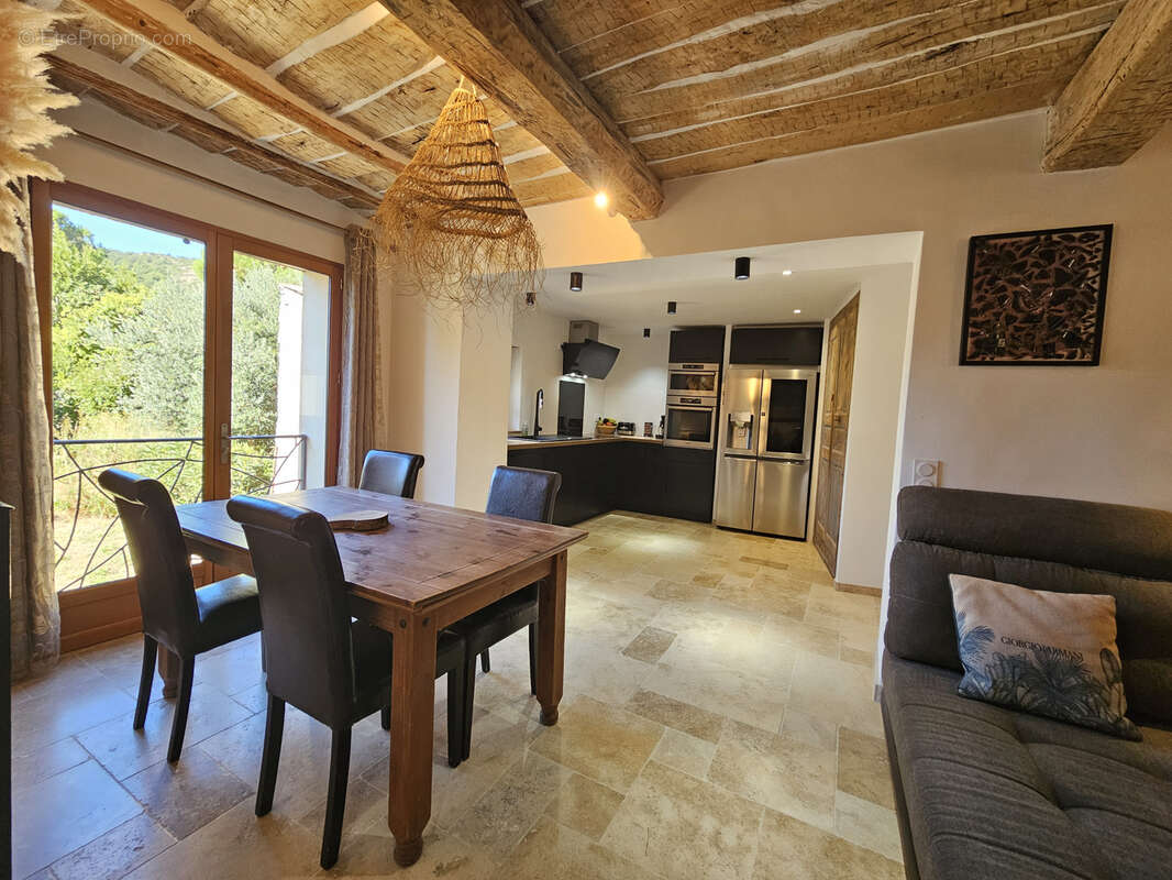 Maison à PLAN-DE-LA-TOUR