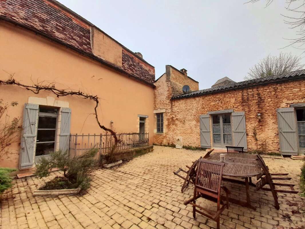 Maison à SAINTE-ALVERE