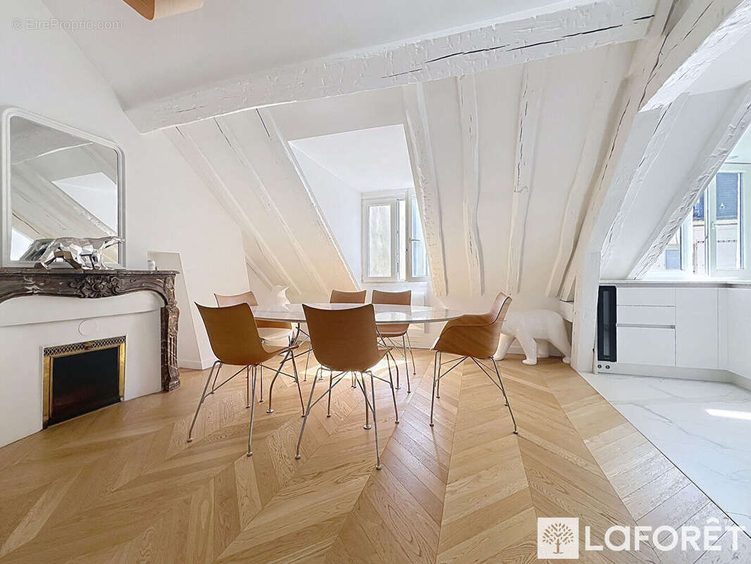 Appartement à PARIS-2E