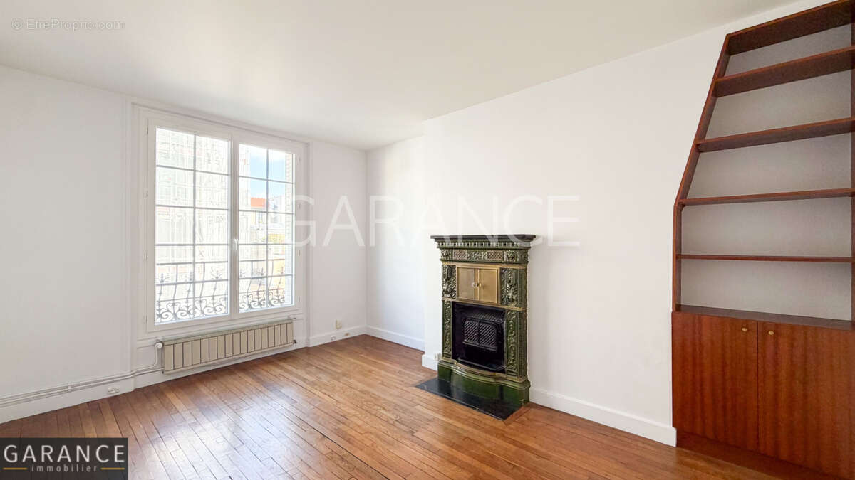 Appartement à PARIS-14E