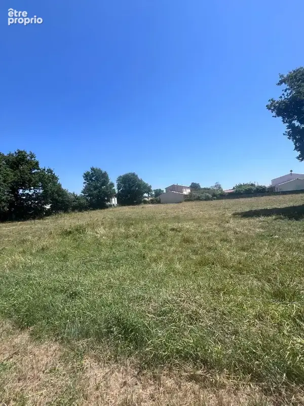 Terrain à MEDIS