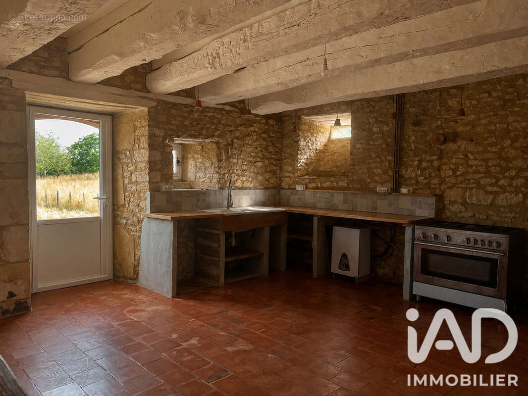 Maison 160 m² à Pressignac-Vicq  - photo 8