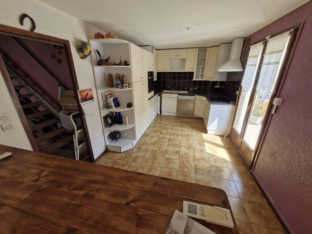 Maison à SAINT-LAURENT-DE-LA-SALANQUE