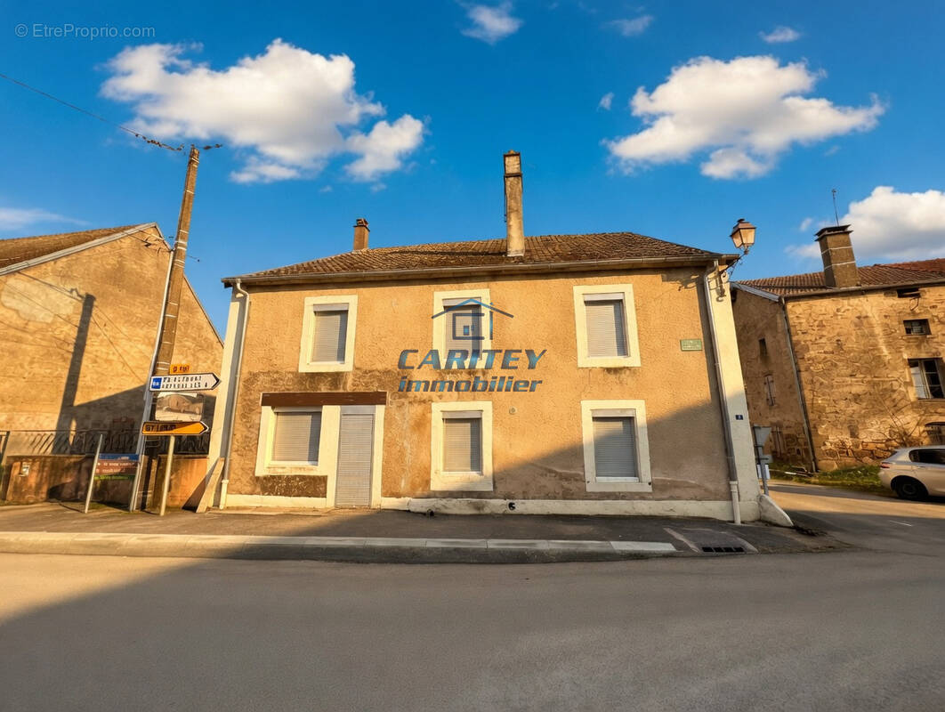 Maison à CONFLANS-SUR-LANTERNE