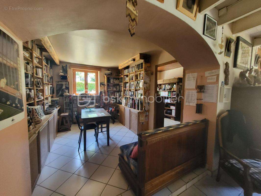Maison T8 197 m2 terrain 1 ah - photo 6