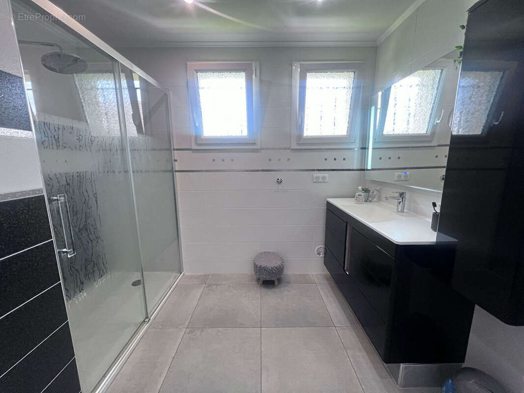 Maison à CHAUMONTEL