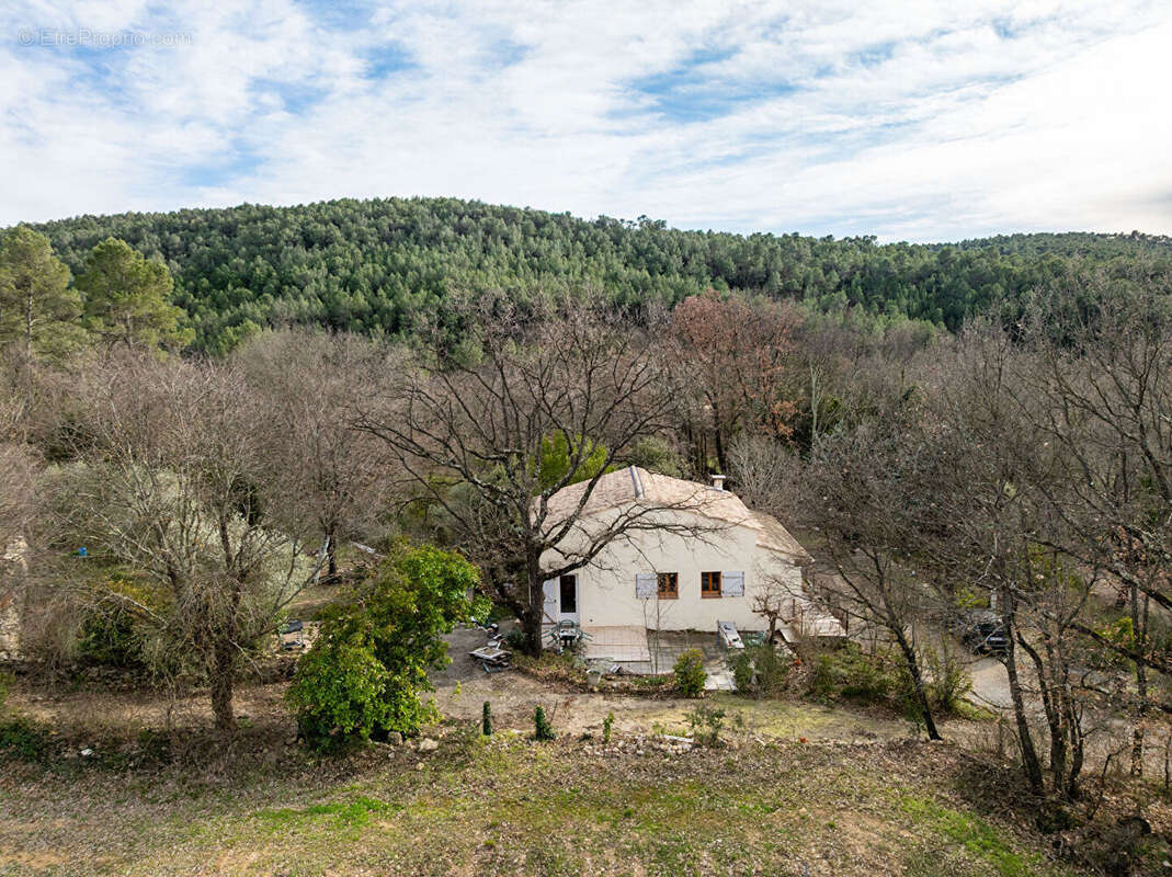 Maison à ENTRECASTEAUX