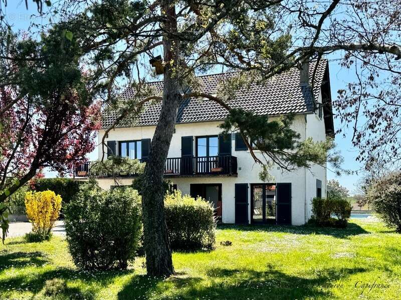 Maison à SAINT-BONNET-PRES-RIOM