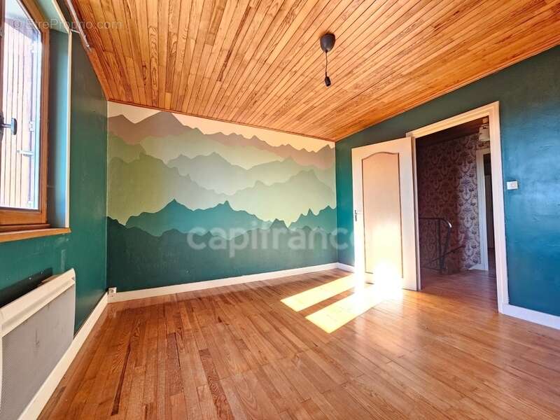 Maison à PANISSIERES