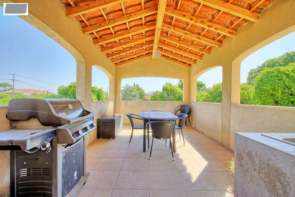 Appartement à SOLLIES-VILLE