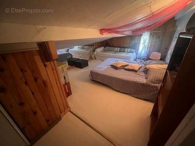 Maison  - terrain - dependances - photo 8