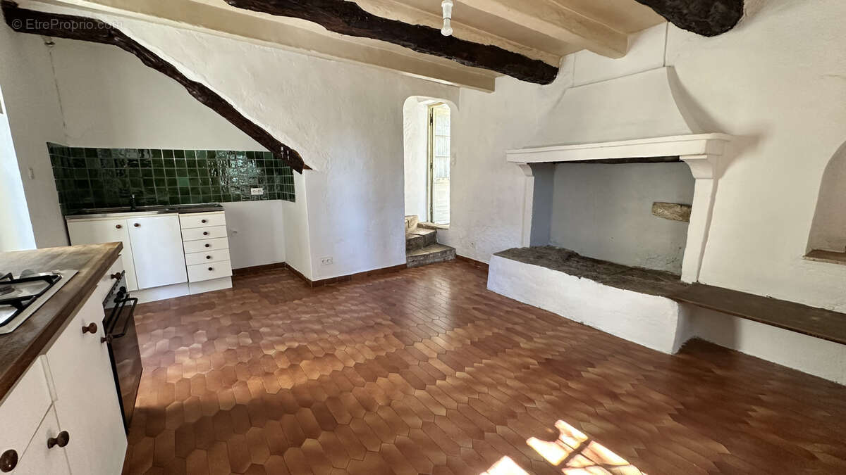 Maison à SUZETTE