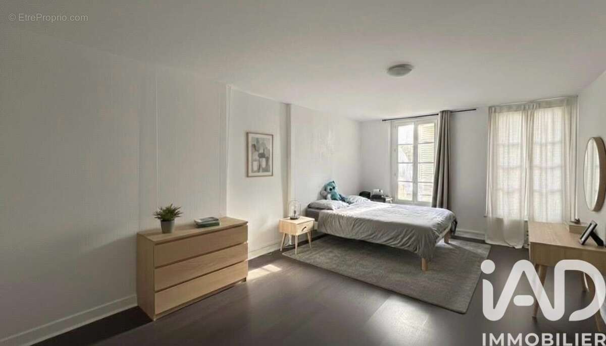 Photo 8 - Appartement à VILLENEUVE-SUR-YONNE