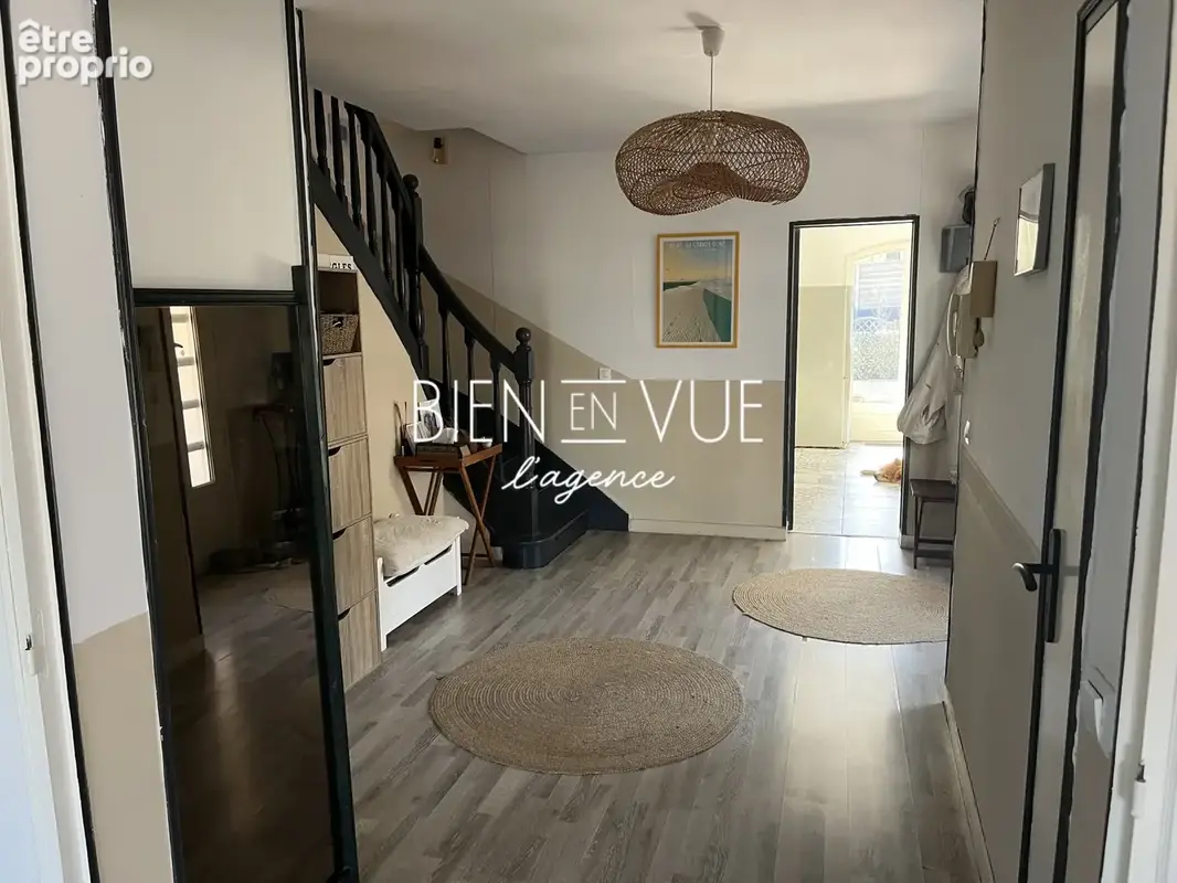 Grande demeure au PYLA  de 3 niveaux avec piscine, T3 indépendant et potentiel professionnel - photo 6
