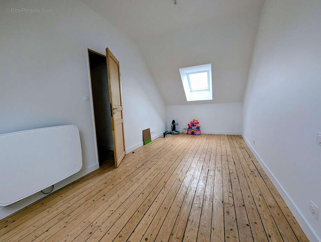 A VENDRE Maison rénovée 6 pièces de 106 m²  - CHERRUEIX (35120) - photo 12