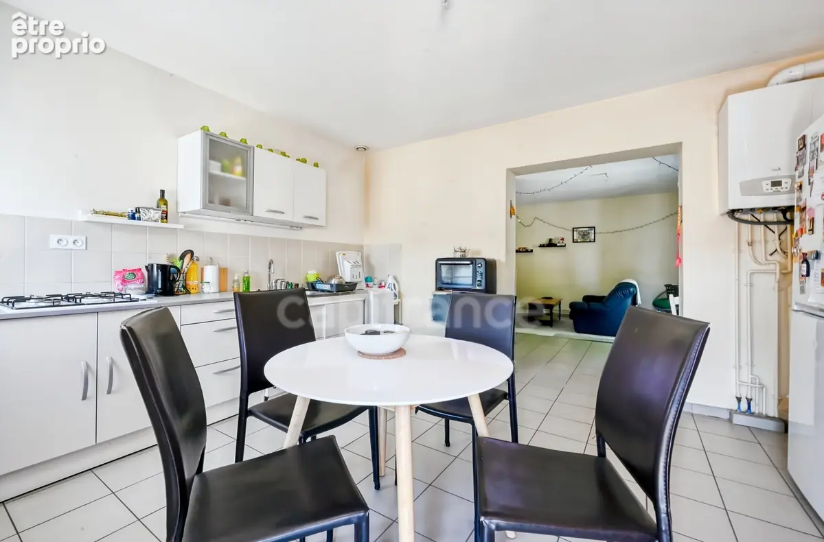 Maison en limite de campagne - 6 Pièces - Hauteurs de Givors - Divisée en 2 appartements - Potentiel locatif - photo 2