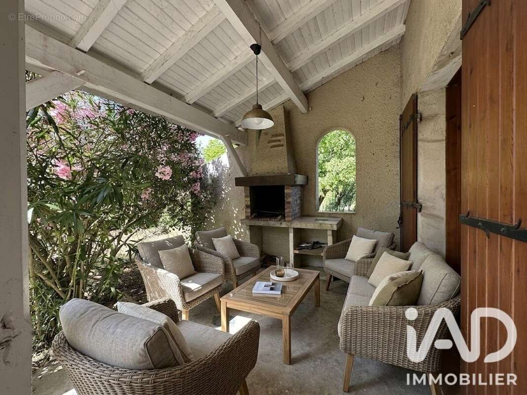 Maison 144 m² à Montpouillan  - photo 3