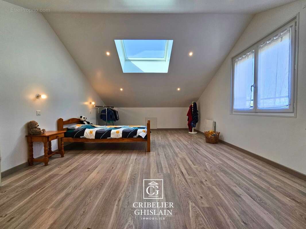 Maison familiale rénovée 240 m² – 10 pièces – 4 chambres – Essarts-en-Bocage (85) - photo 8