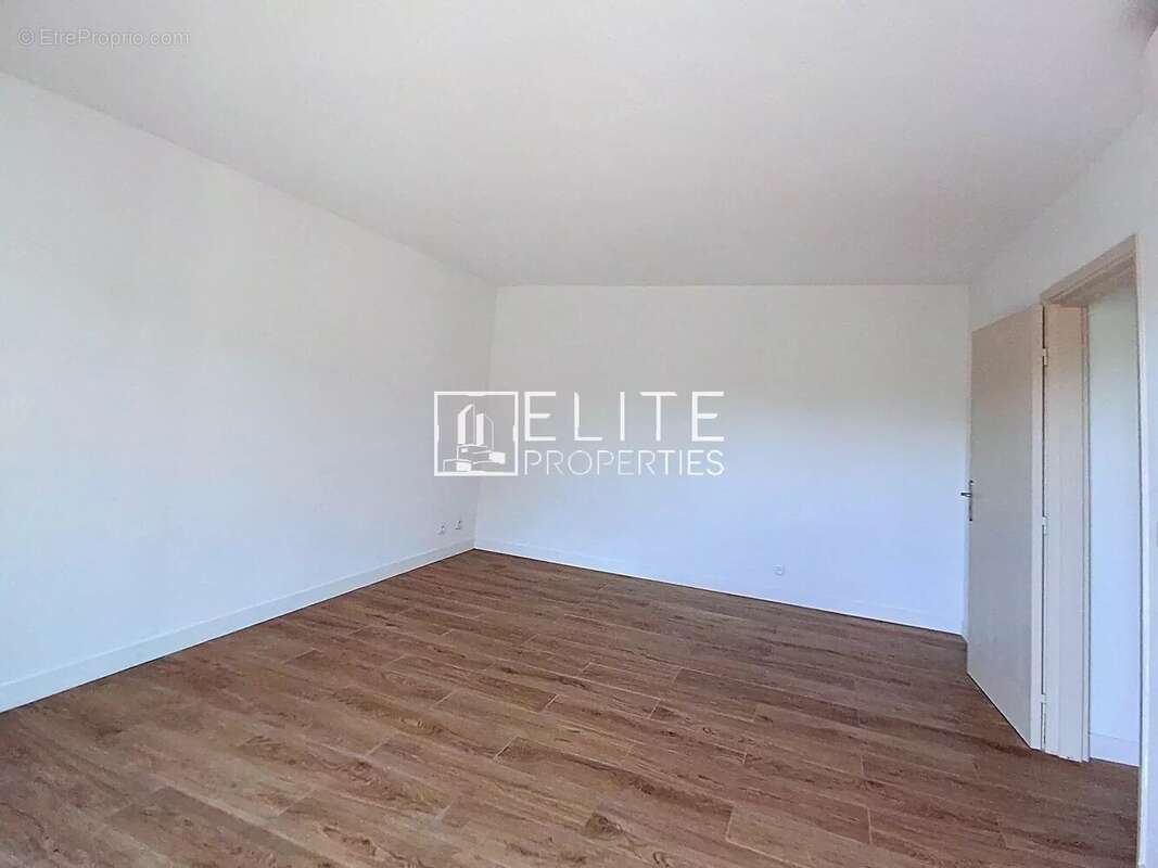 Appartement à MANDELIEU-LA-NAPOULE