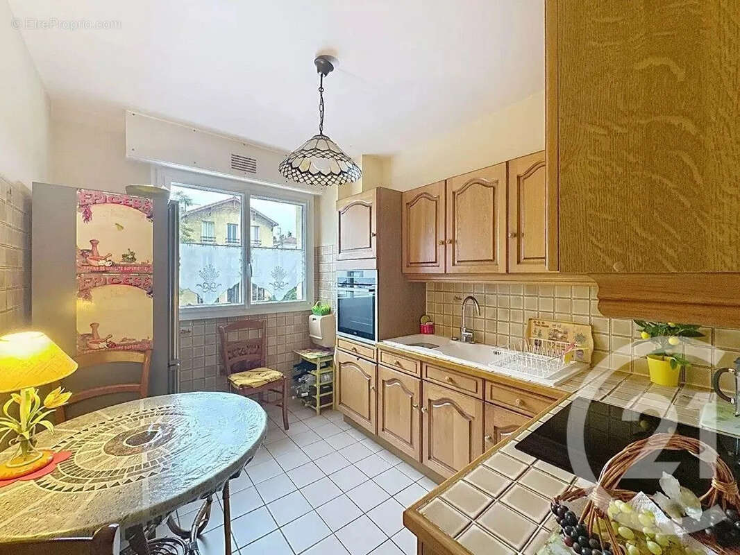 Appartement à SAINT-MAUR-DES-FOSSES