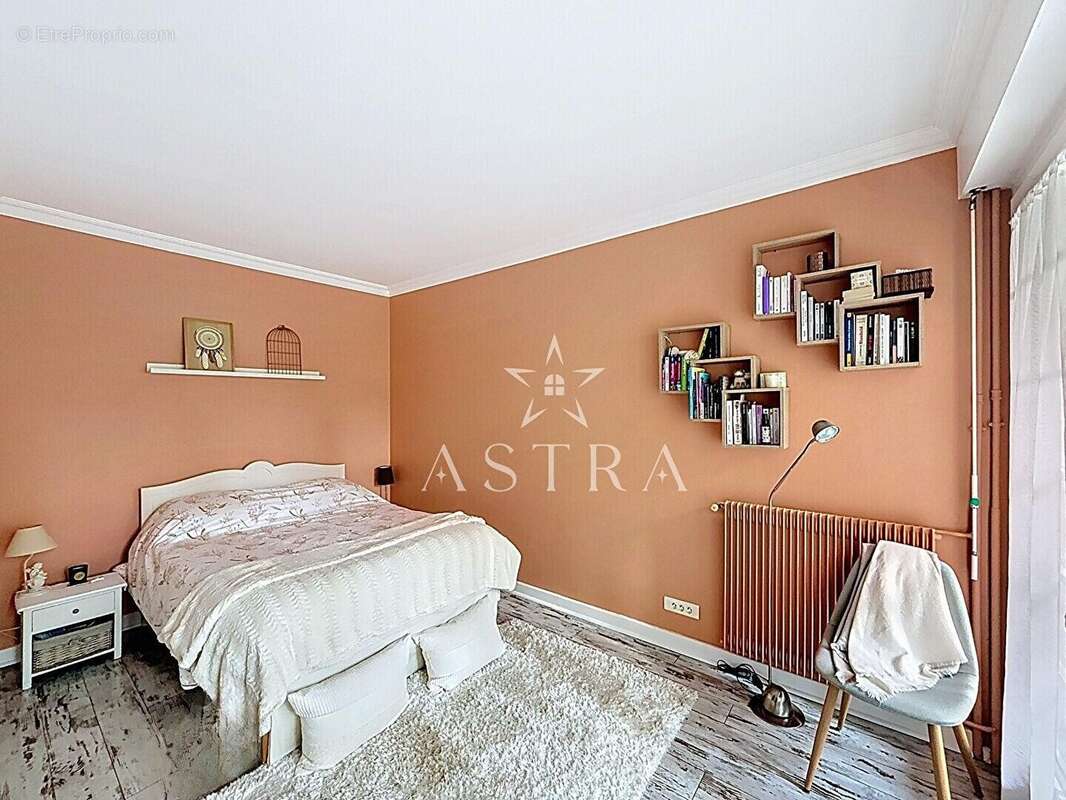 Appartement 2 pièce(s) 47 m2 Chatenay limite Sceaux - photo 9