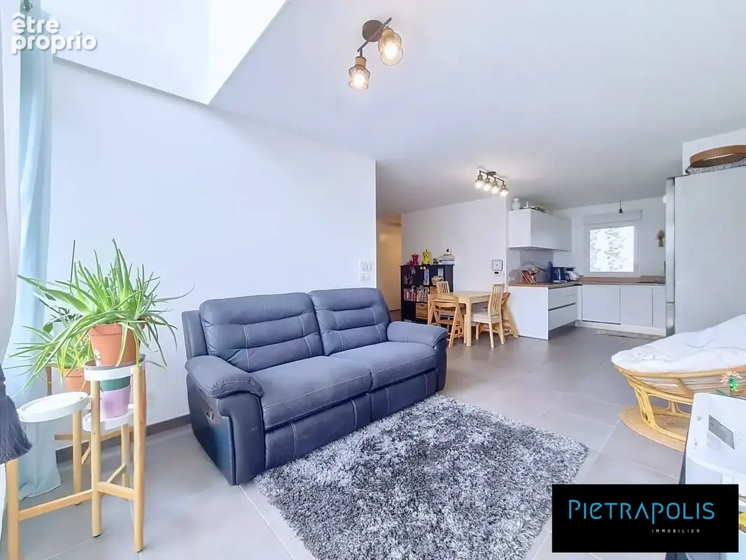 Appartement 103 m² à Decines-Charpieu  - photo 4