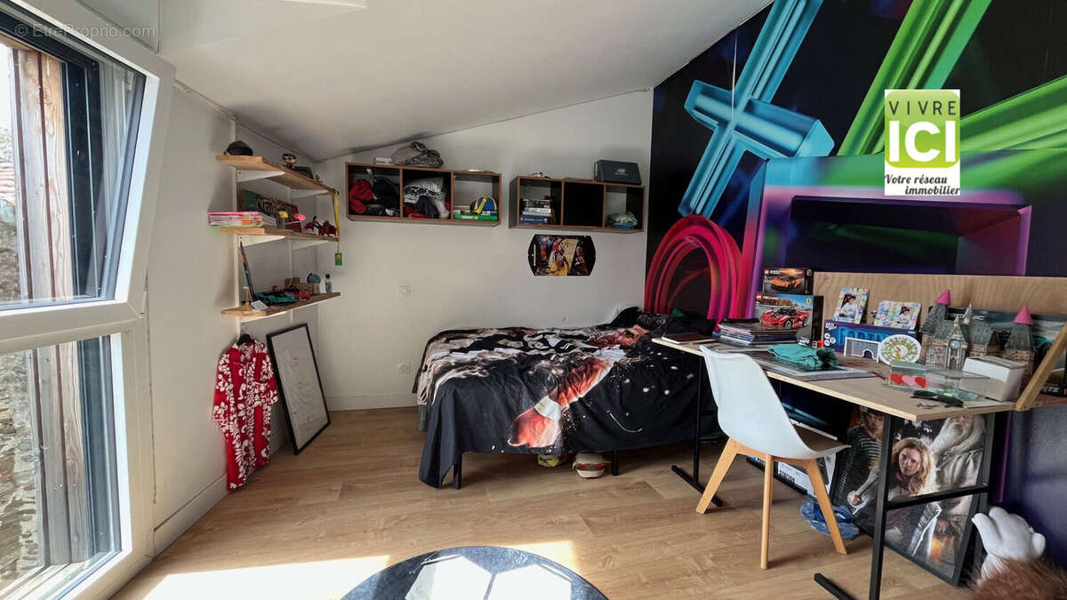 Maison à LA CHAPELLE-BASSE-MER