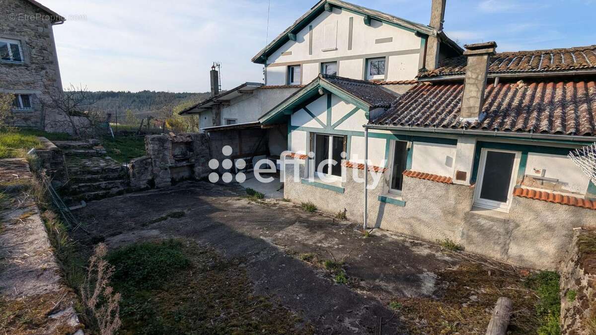 Maison à VOLLORE-VILLE