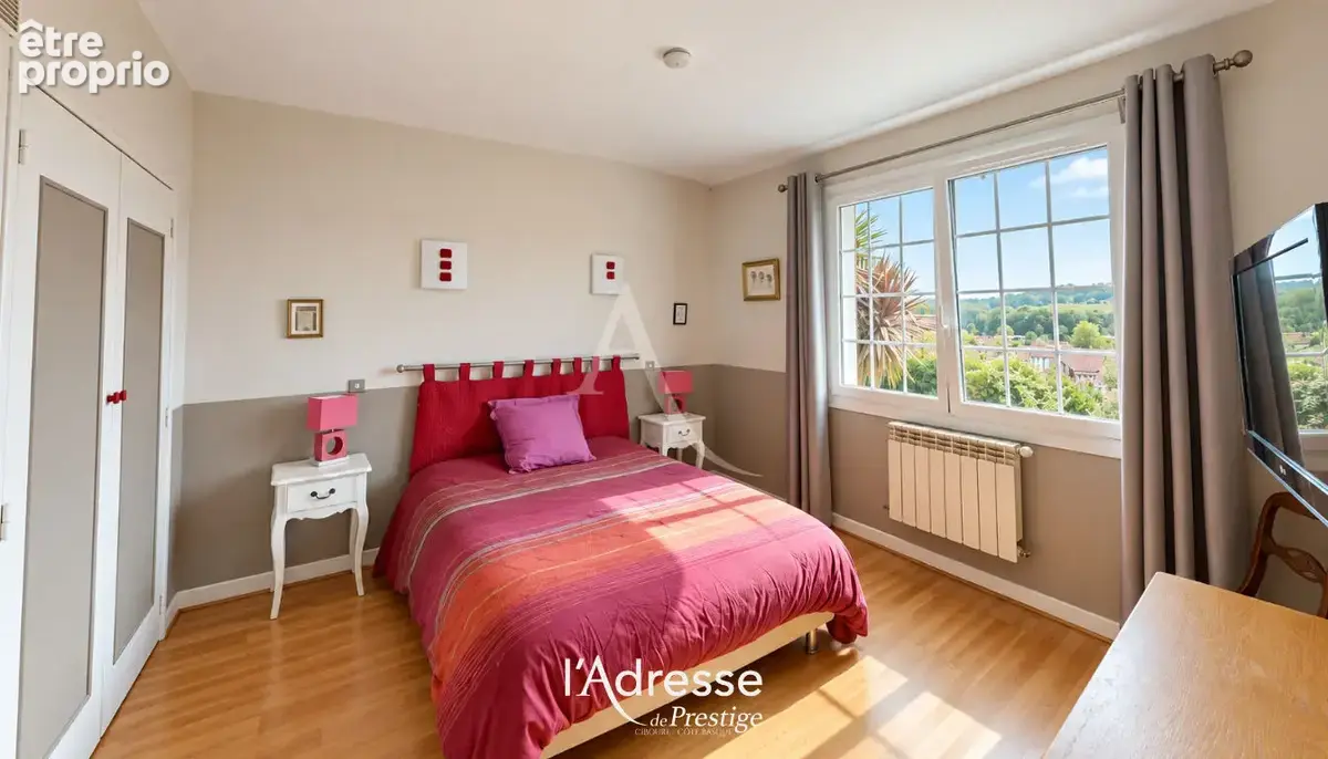 Maison Centre ville - Urrugne - 8 pièce(s) 238 m2 - photo 6