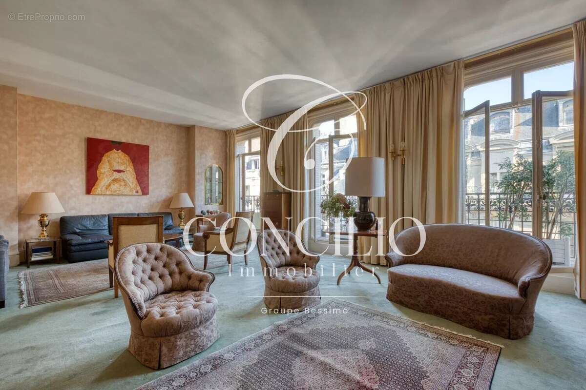 Appartement à PARIS-17E