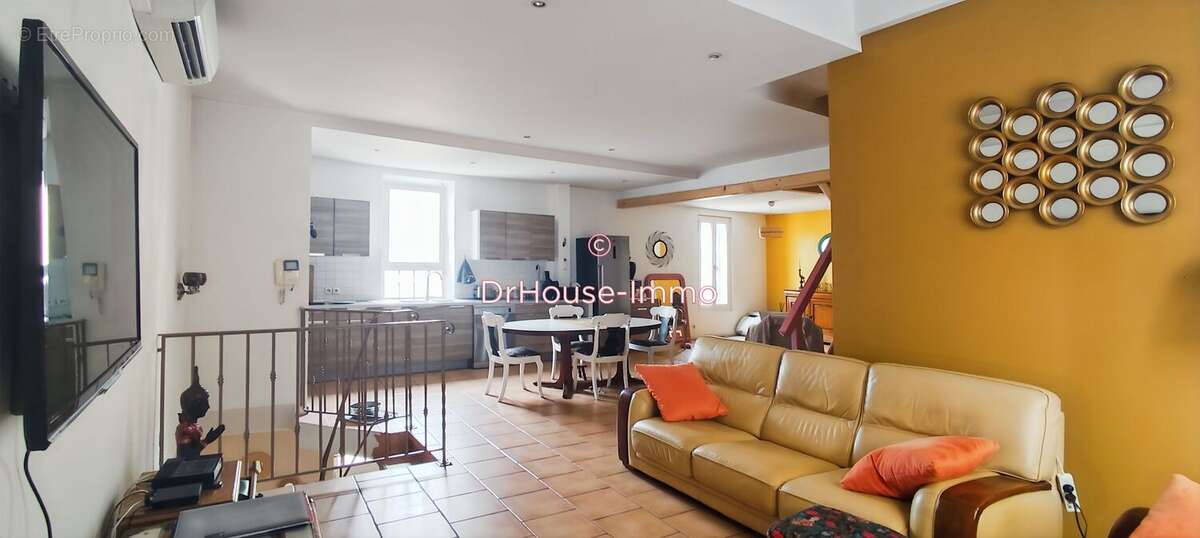 Maison 178 m² à Claira  - photo 5