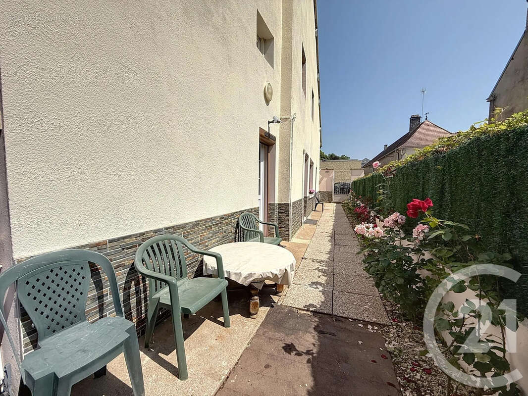 Maison à MIREBEAU-SUR-BEZE