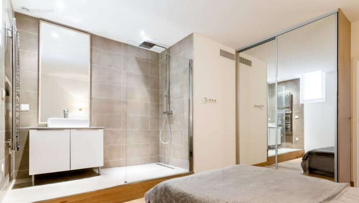 Appartement à MARSEILLE-6E