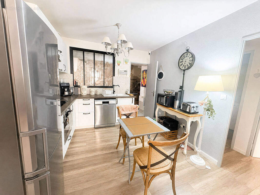Appartement à ROQUEVAIRE