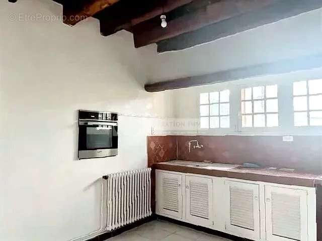 Maison à FONTVIEILLE