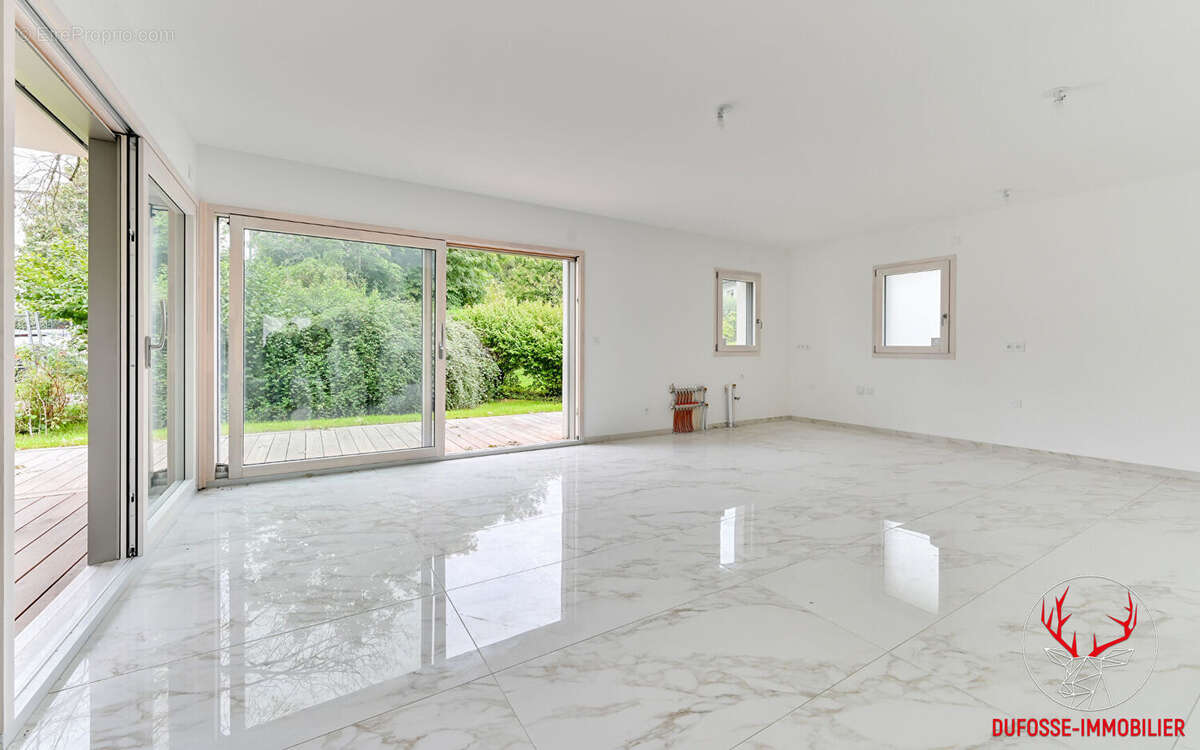 Annecy - Villa 6 pièces 240 m² et rez-de-jardin 110 m². - photo 13